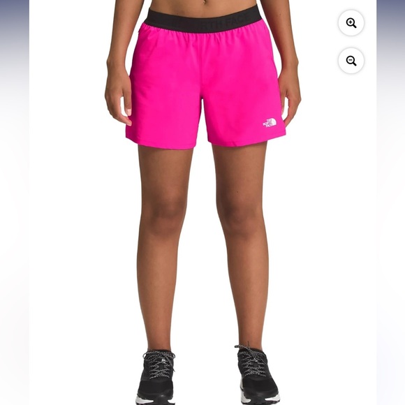 NWOT The North Face wander short with lining - Picture 7 of 13